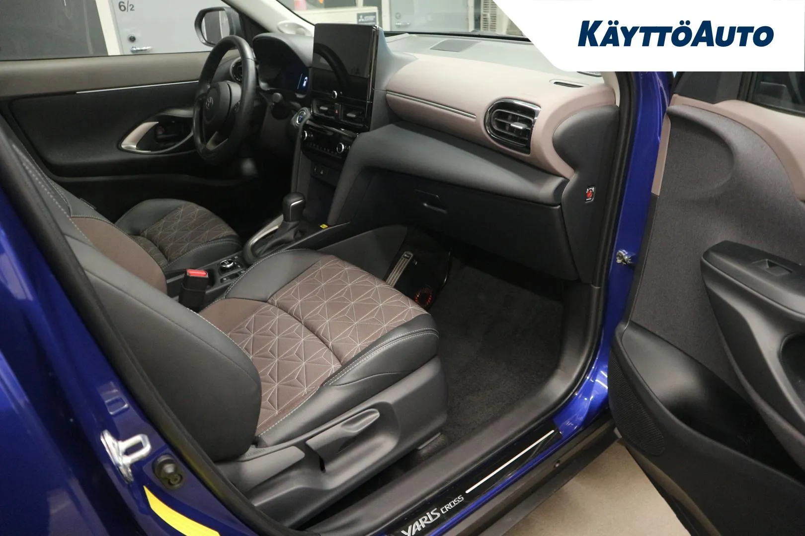 TOYOTA Yaris Cross MRB-629 carousel image