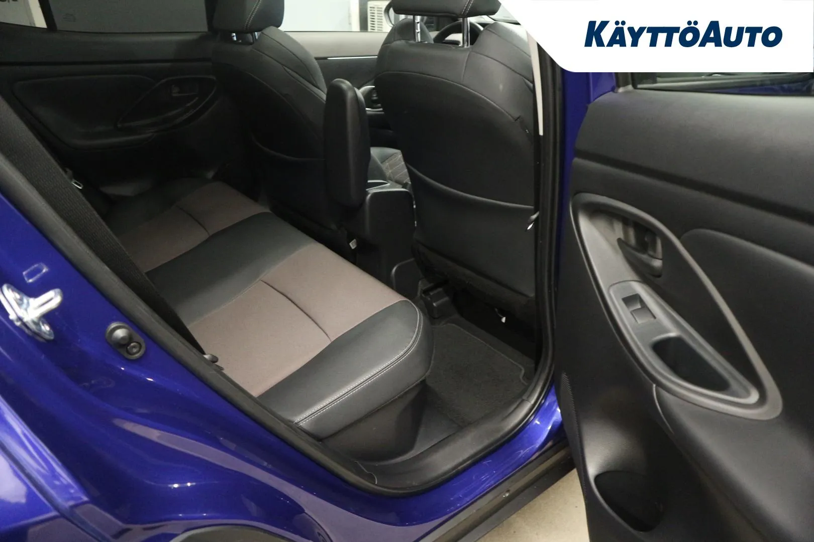 TOYOTA Yaris Cross MRB-629 carousel image