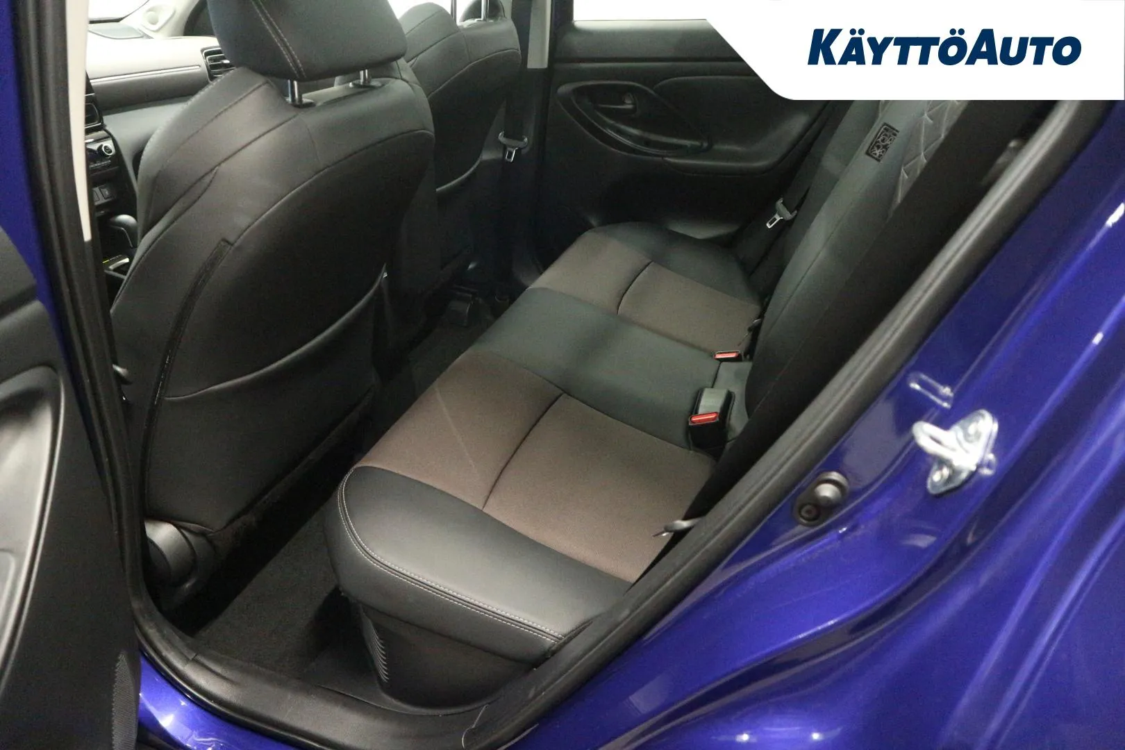 TOYOTA Yaris Cross MRB-629 carousel image