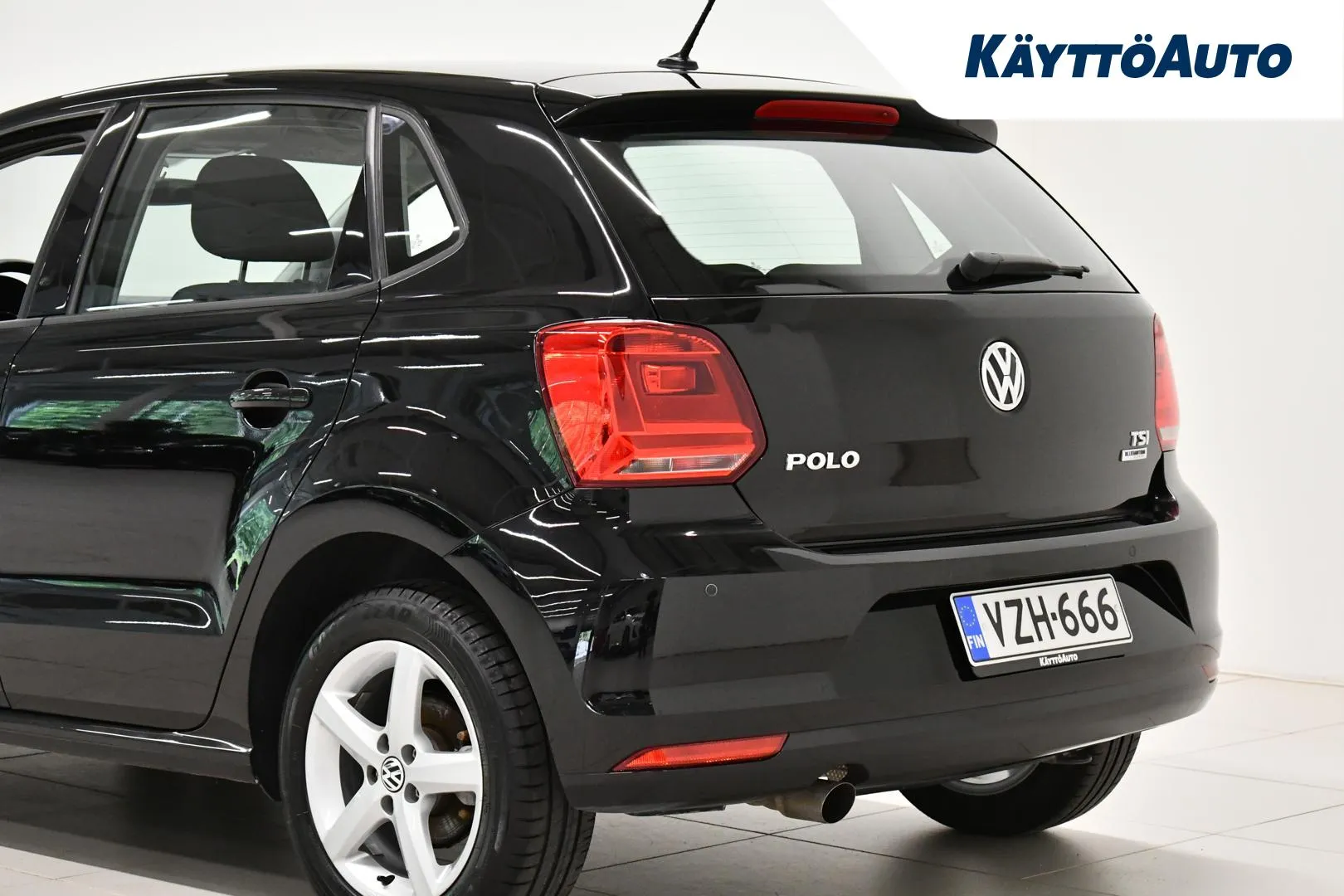 VOLKSWAGEN Polo VZH-666 carousel image