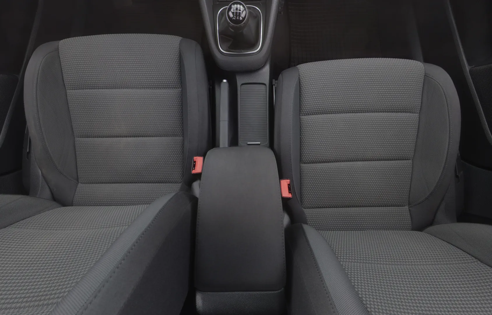 VOLKSWAGEN Golf LZA-913 carousel image