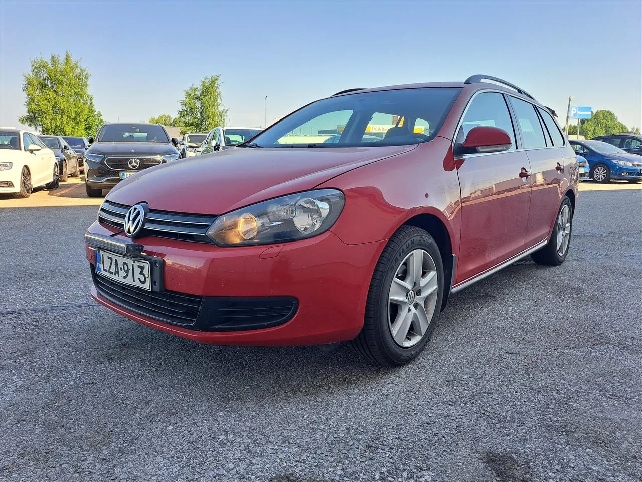 VOLKSWAGEN Golf LZA-913 carousel image