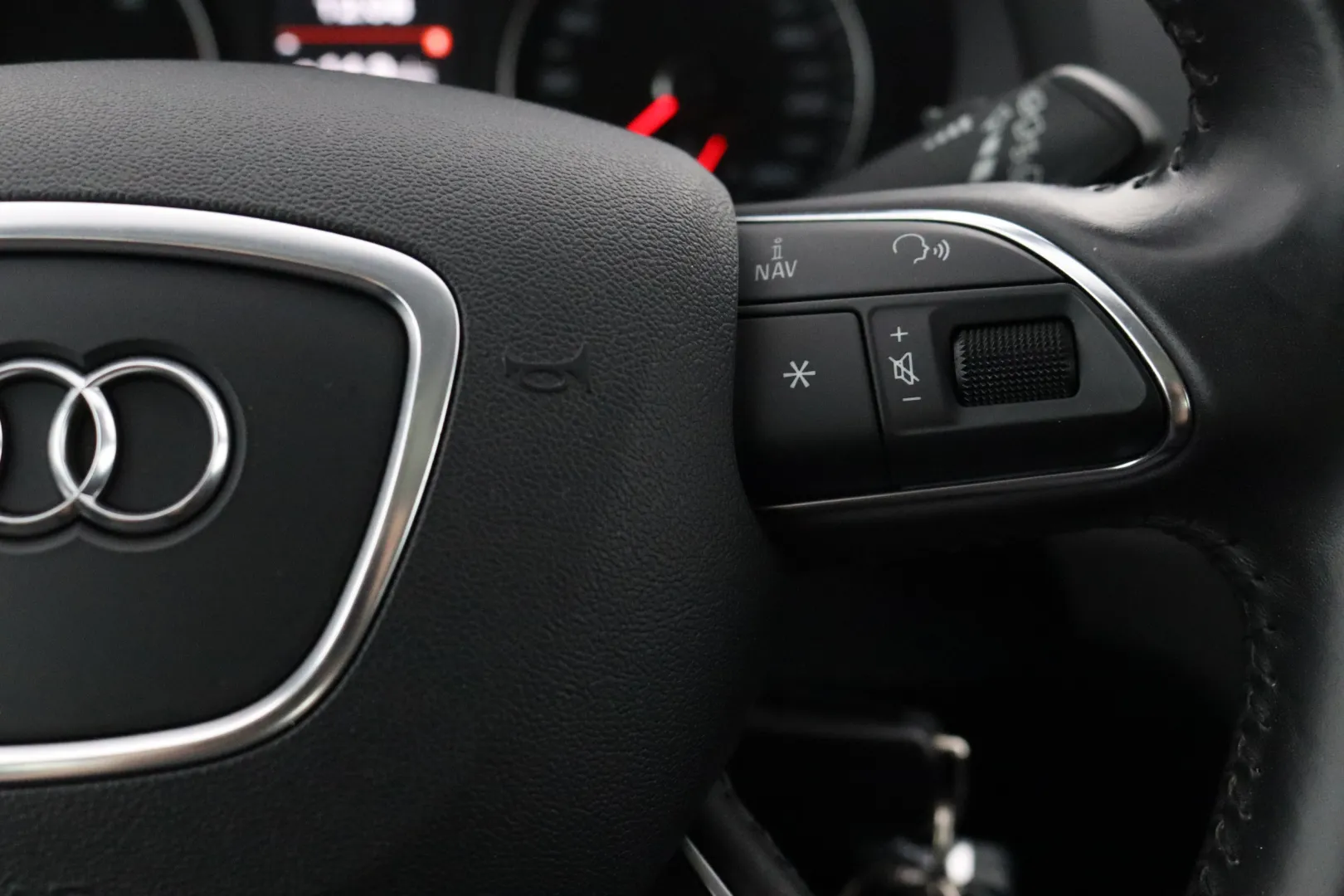 AUDI Q3 OTM-517 carousel image