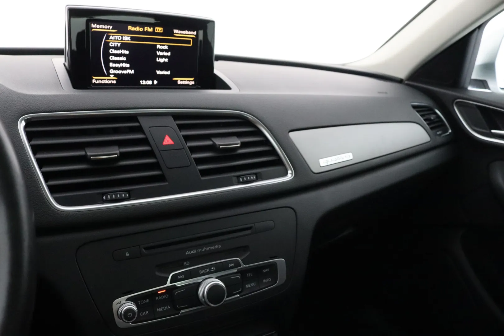 AUDI Q3 OTM-517 carousel image