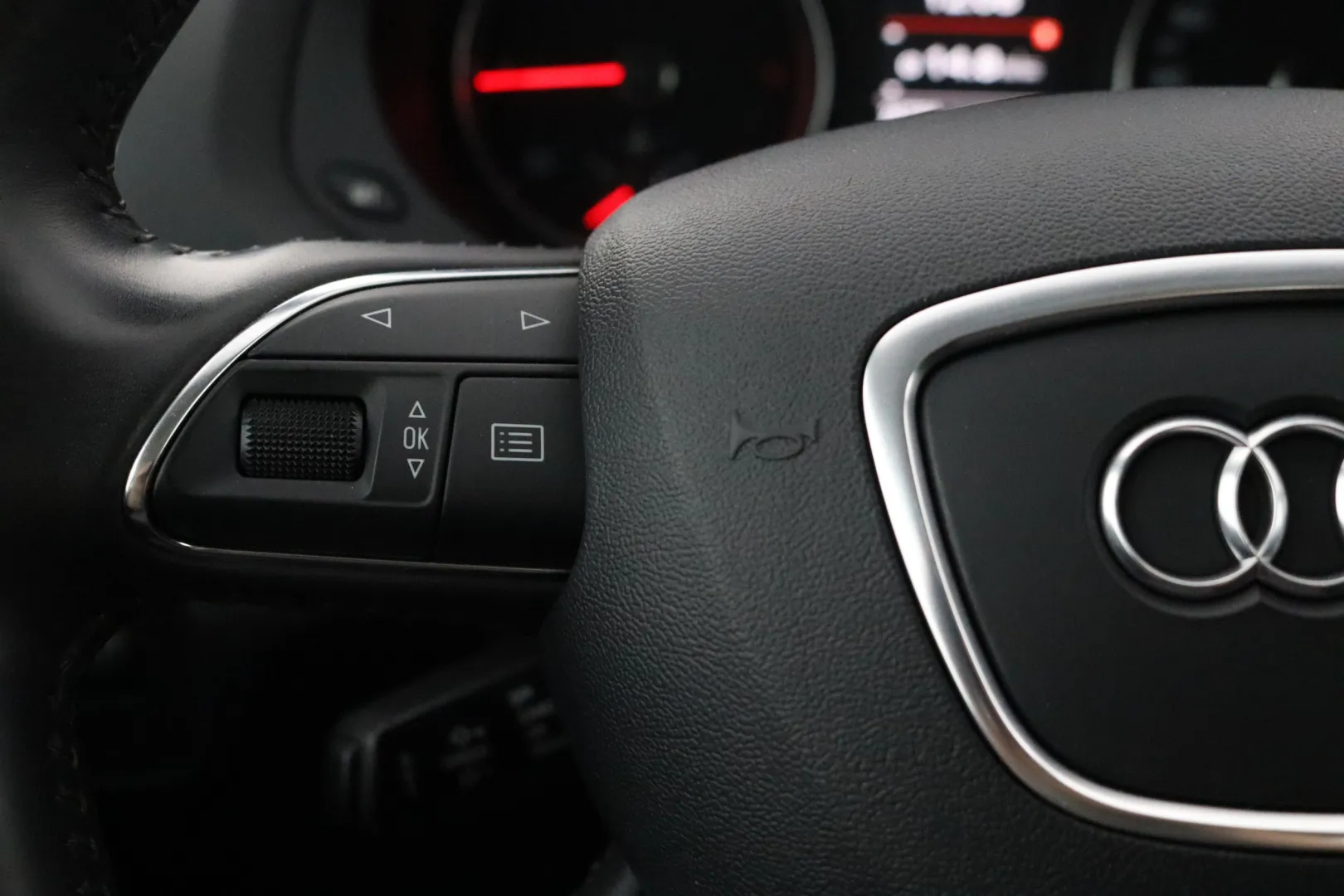 AUDI Q3 OTM-517 carousel image