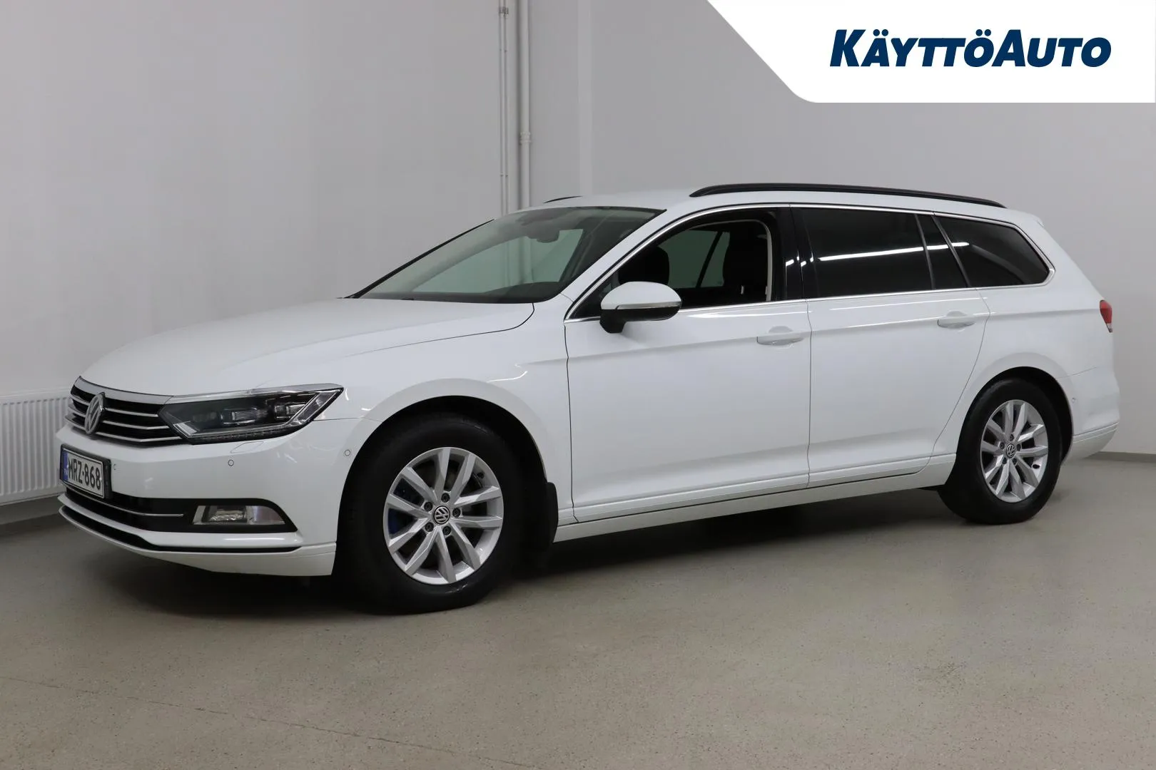 Volkswagen Passat MRZ-868 carousel image