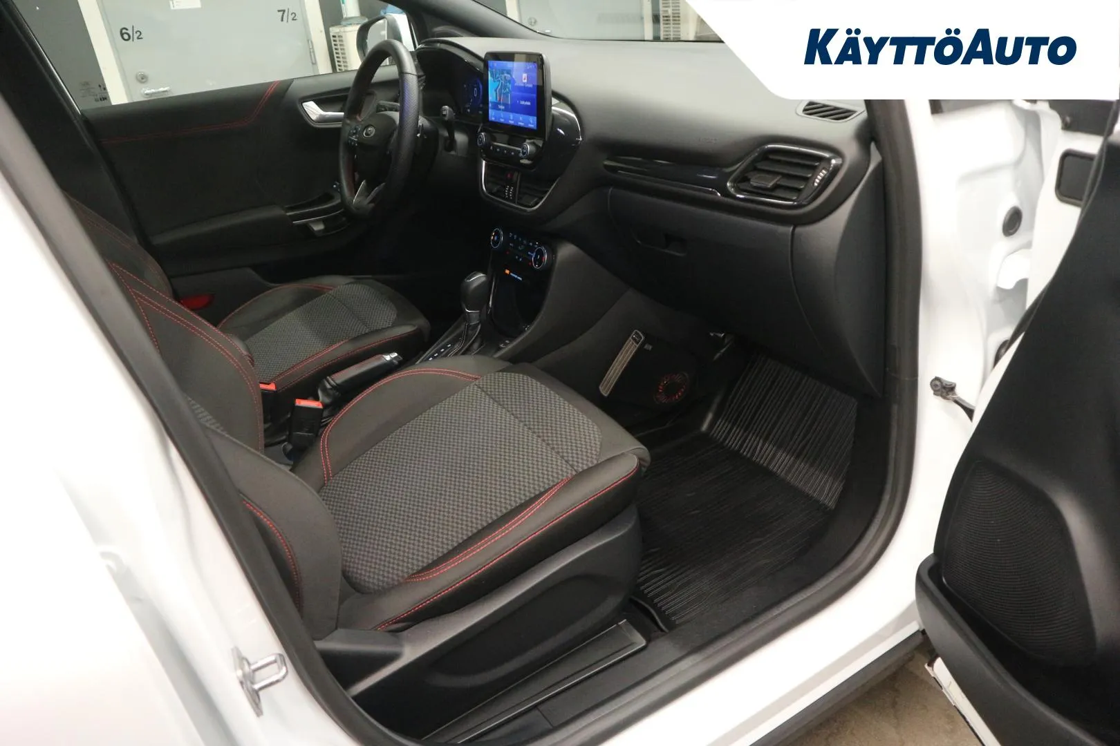 FORD Puma ZNV-873 carousel image