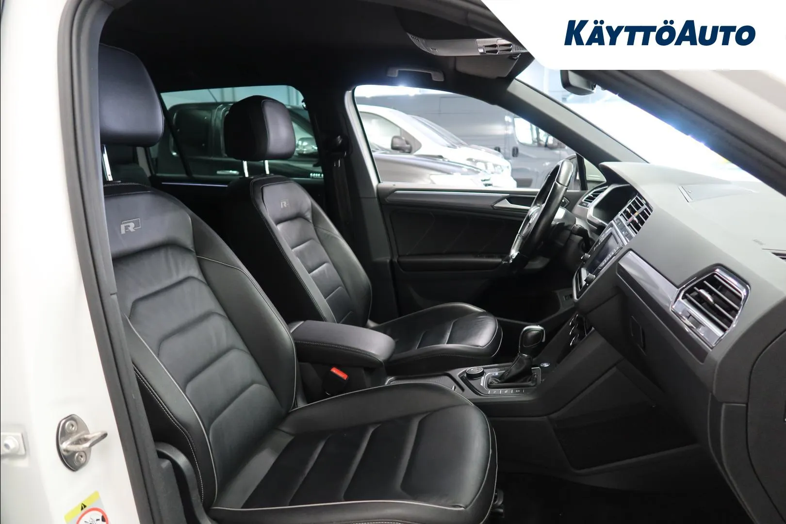 VOLKSWAGEN Tiguan FMV-474 carousel image