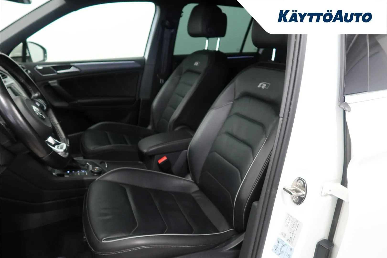 VOLKSWAGEN Tiguan FMV-474 carousel image