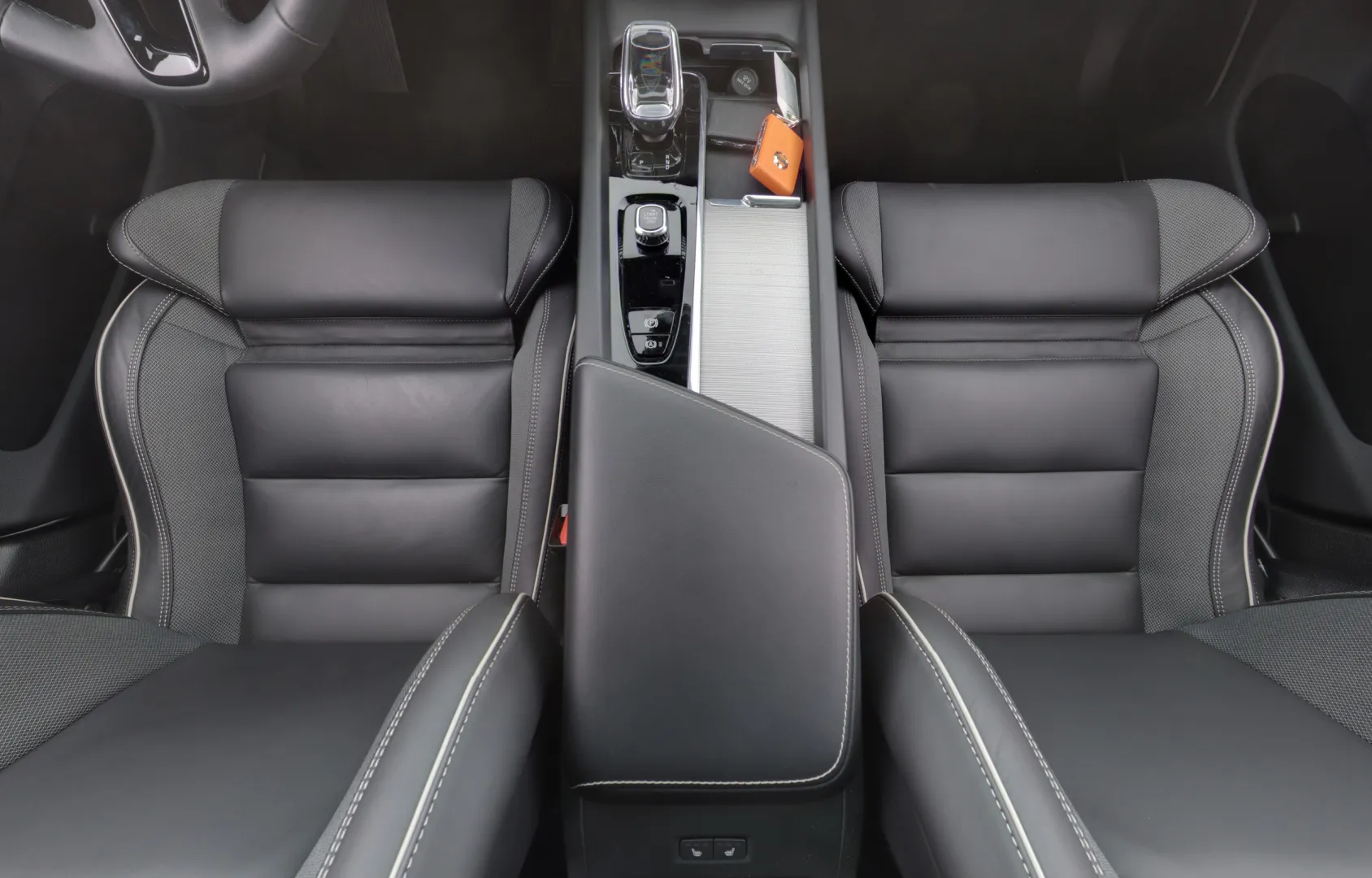 Volvo XC60 MTY-190 carousel image