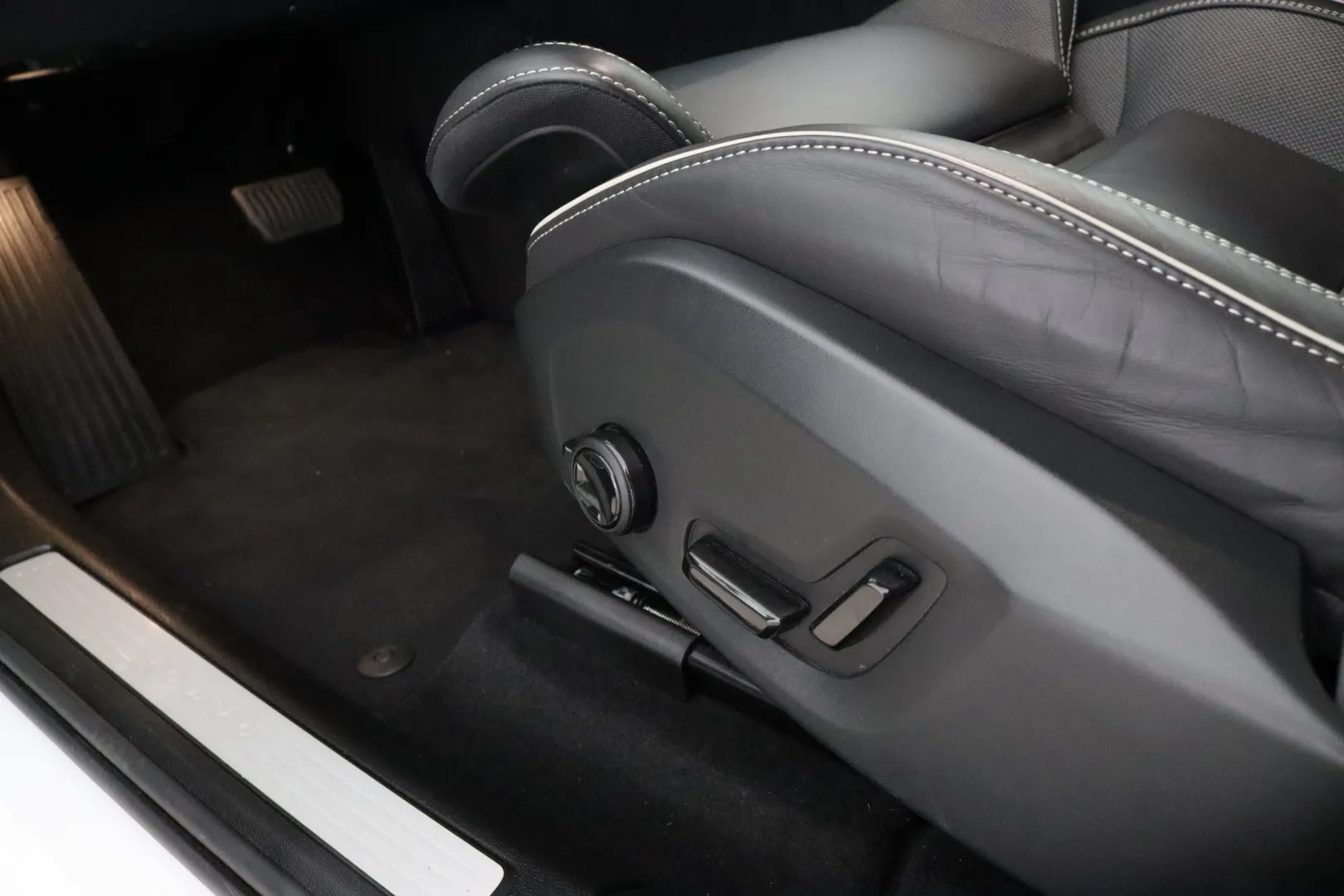 Volvo XC60 MTY-190 carousel image