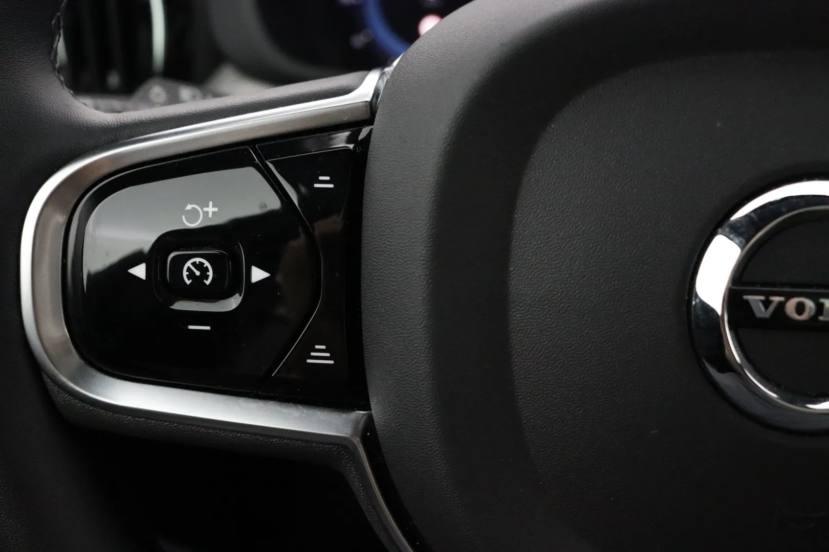 Volvo XC60 MTY-190 carousel image