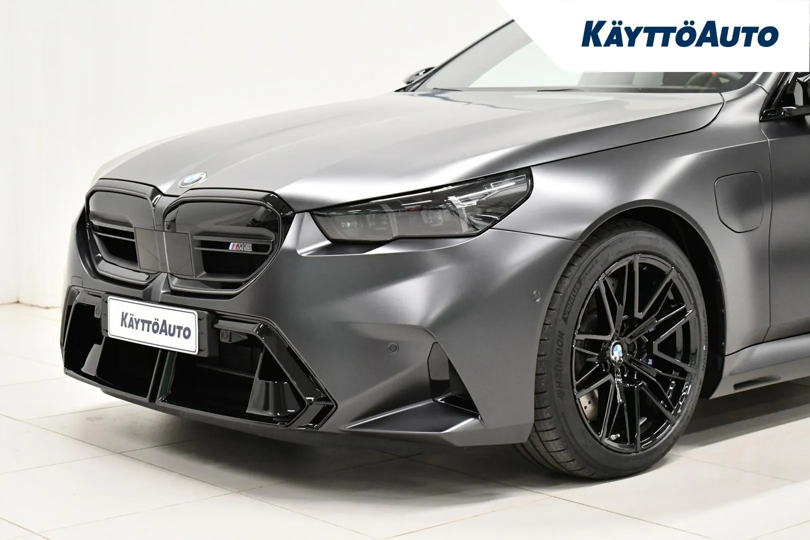 BMW M5 XTZ-751 carousel image