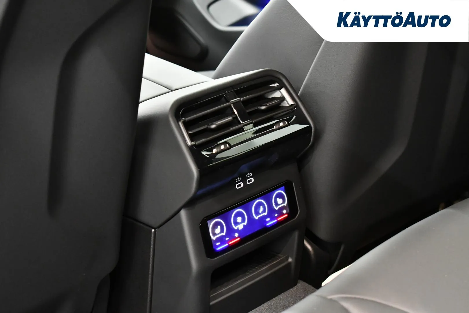 BMW M5 XTZ-751 carousel image