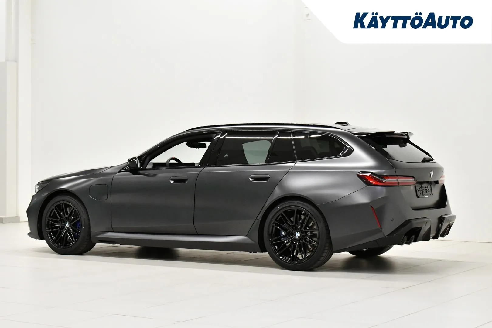BMW M5 XTZ-751 carousel image