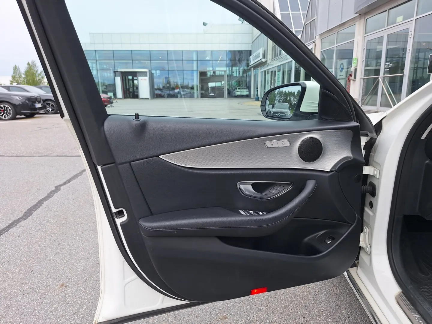 MERCEDES-BENZ E KSR-771 carousel image