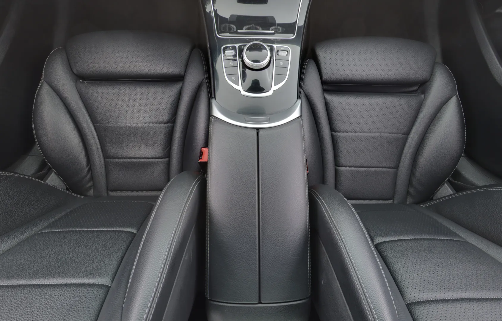Mercedes-Benz C ZLS-350 carousel image