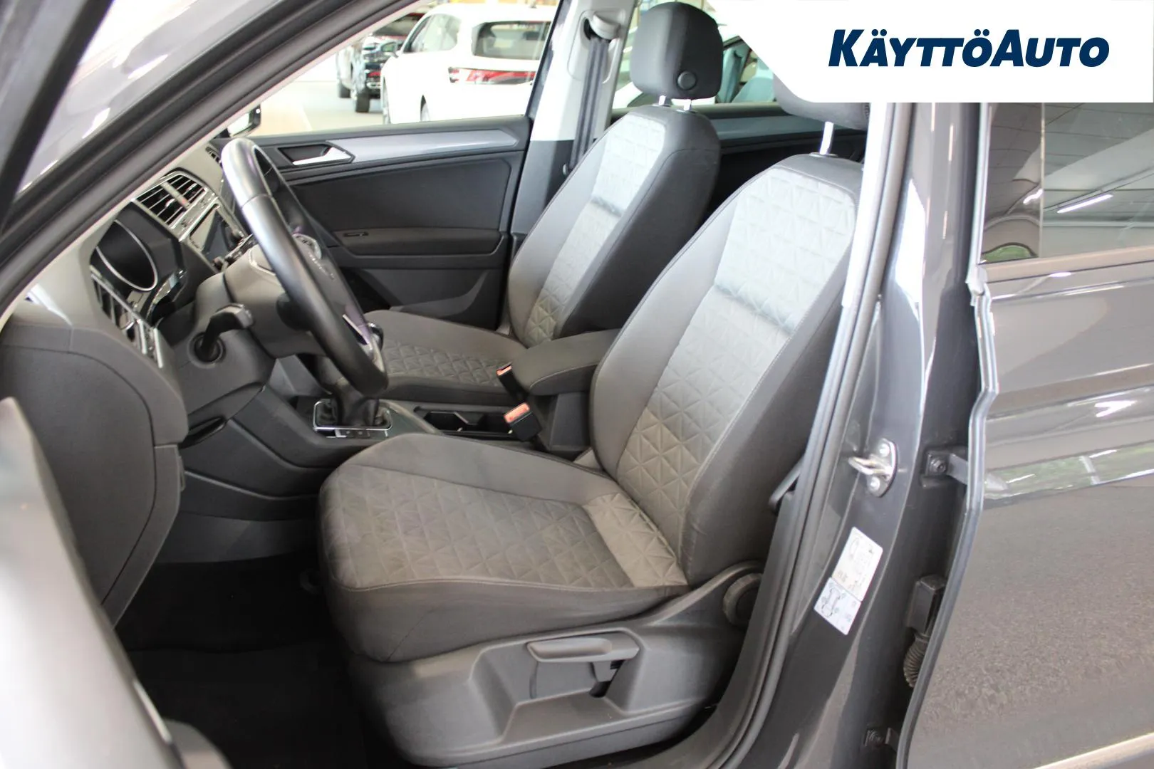 VOLKSWAGEN Tiguan ESA-981 carousel image