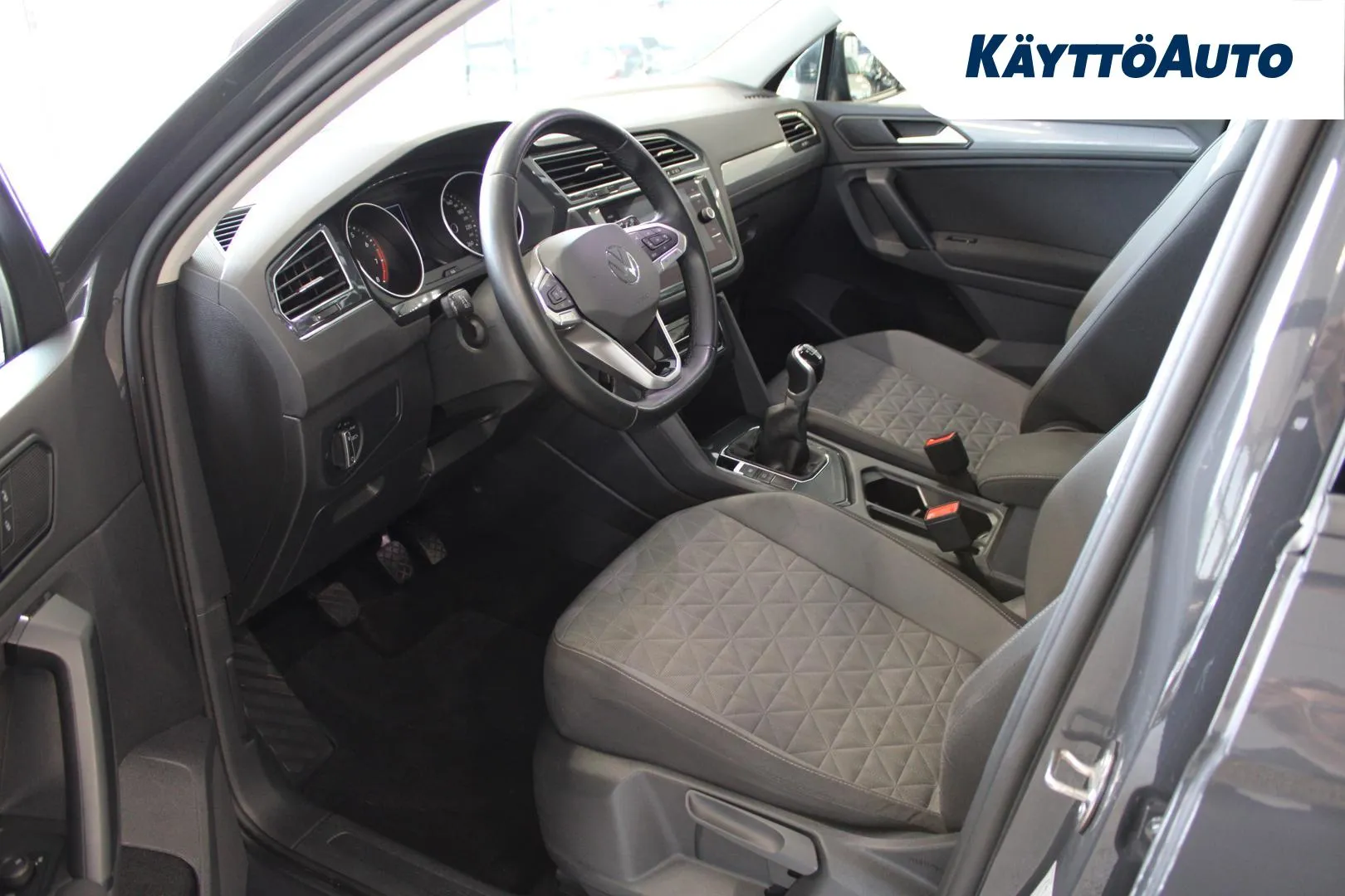 VOLKSWAGEN Tiguan ESA-981 carousel image