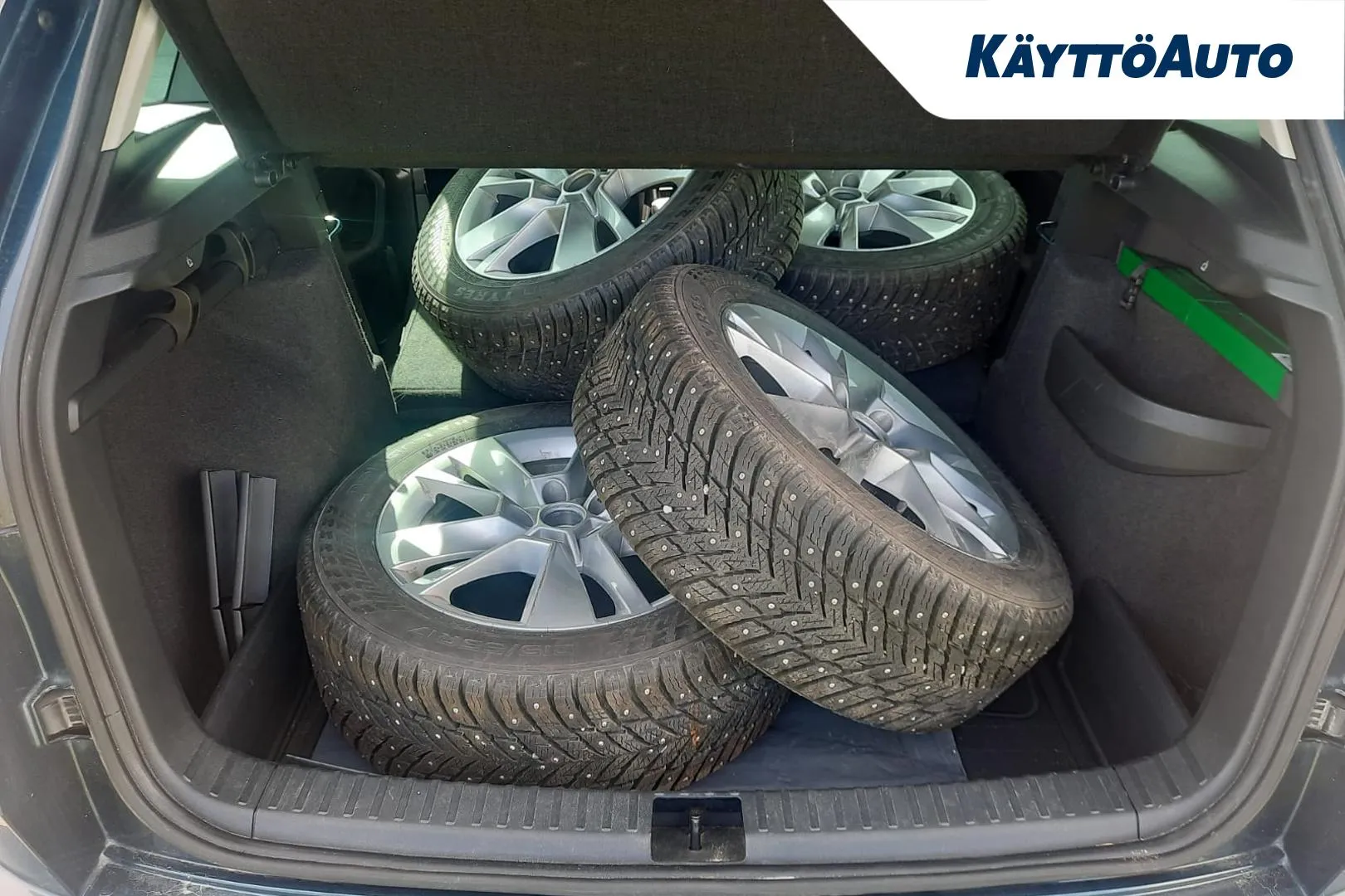 SKODA Karoq YXT-345 carousel image