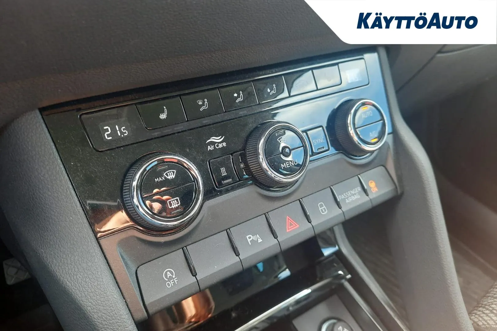 SKODA Karoq YXT-345 carousel image