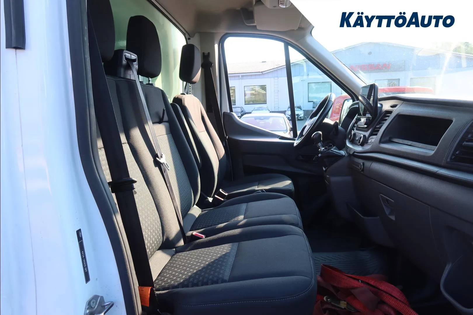 Ford Transit GOA-810 carousel image