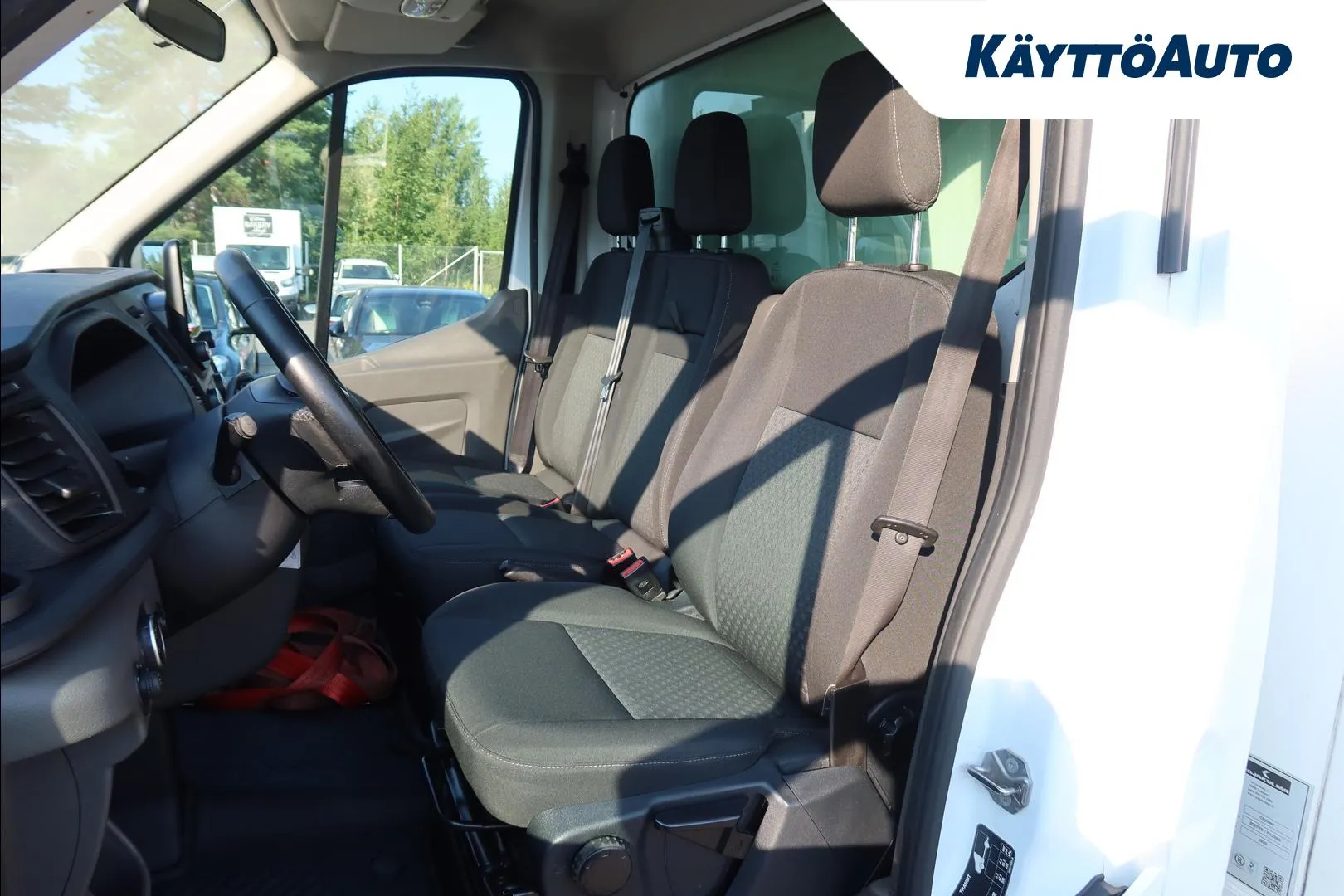 Ford Transit GOA-810 carousel image