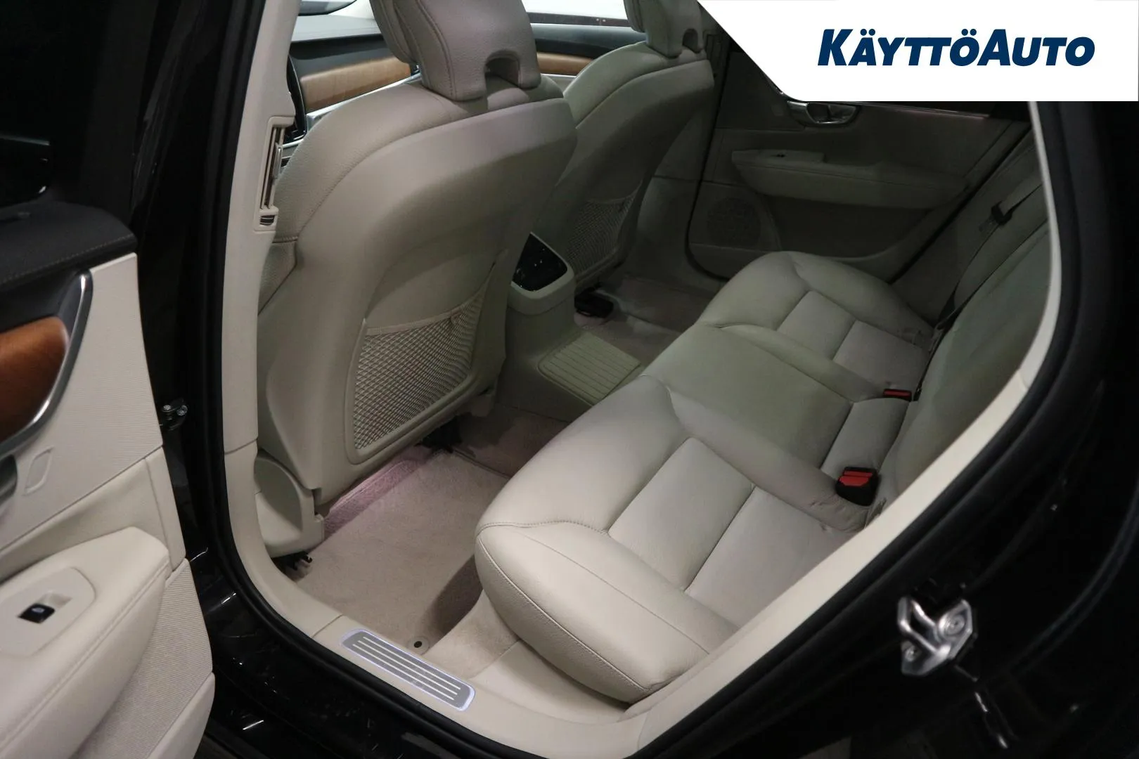 VOLVO V90 ZNK-285 carousel image