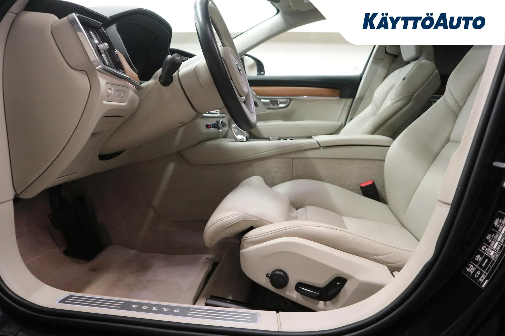 VOLVO V90 ZNK-285 carousel image