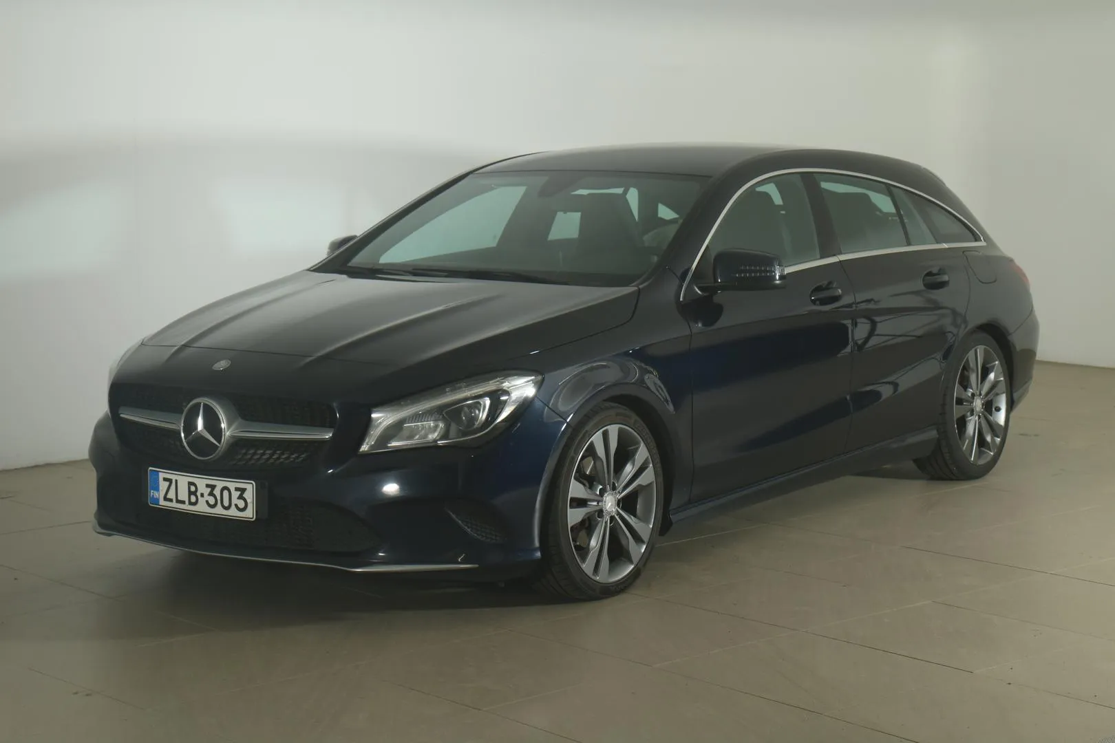 MERCEDES-BENZ CLA ZLB-303 carousel image