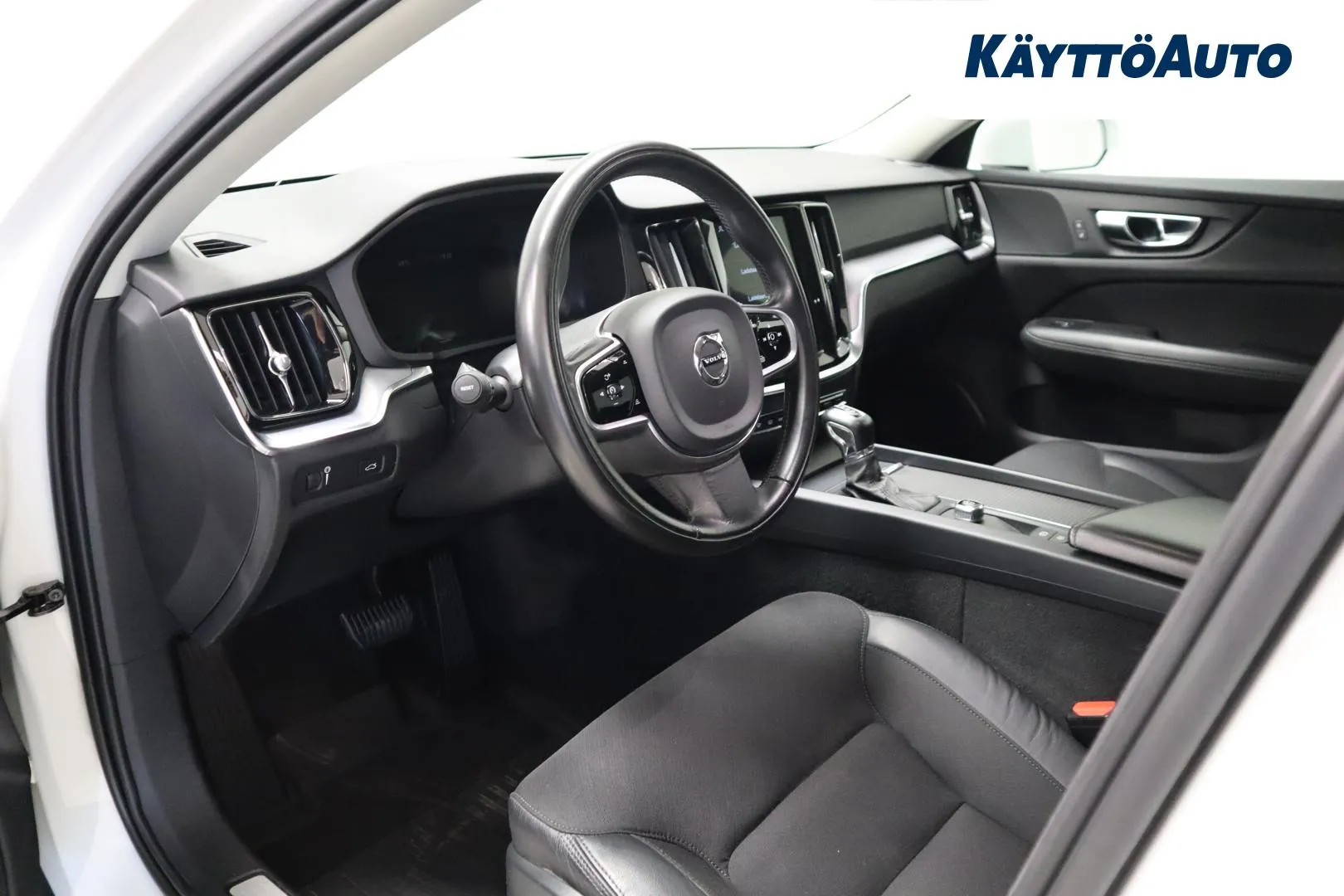 VOLVO V60 NMT-892 carousel image
