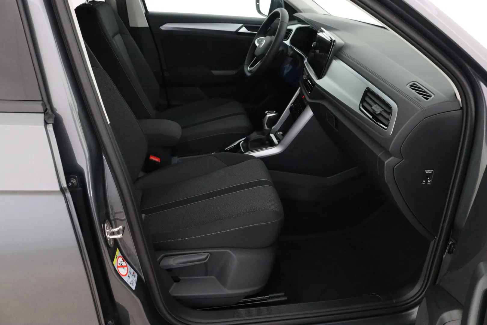 Volkswagen T-Roc CSG-613 carousel image