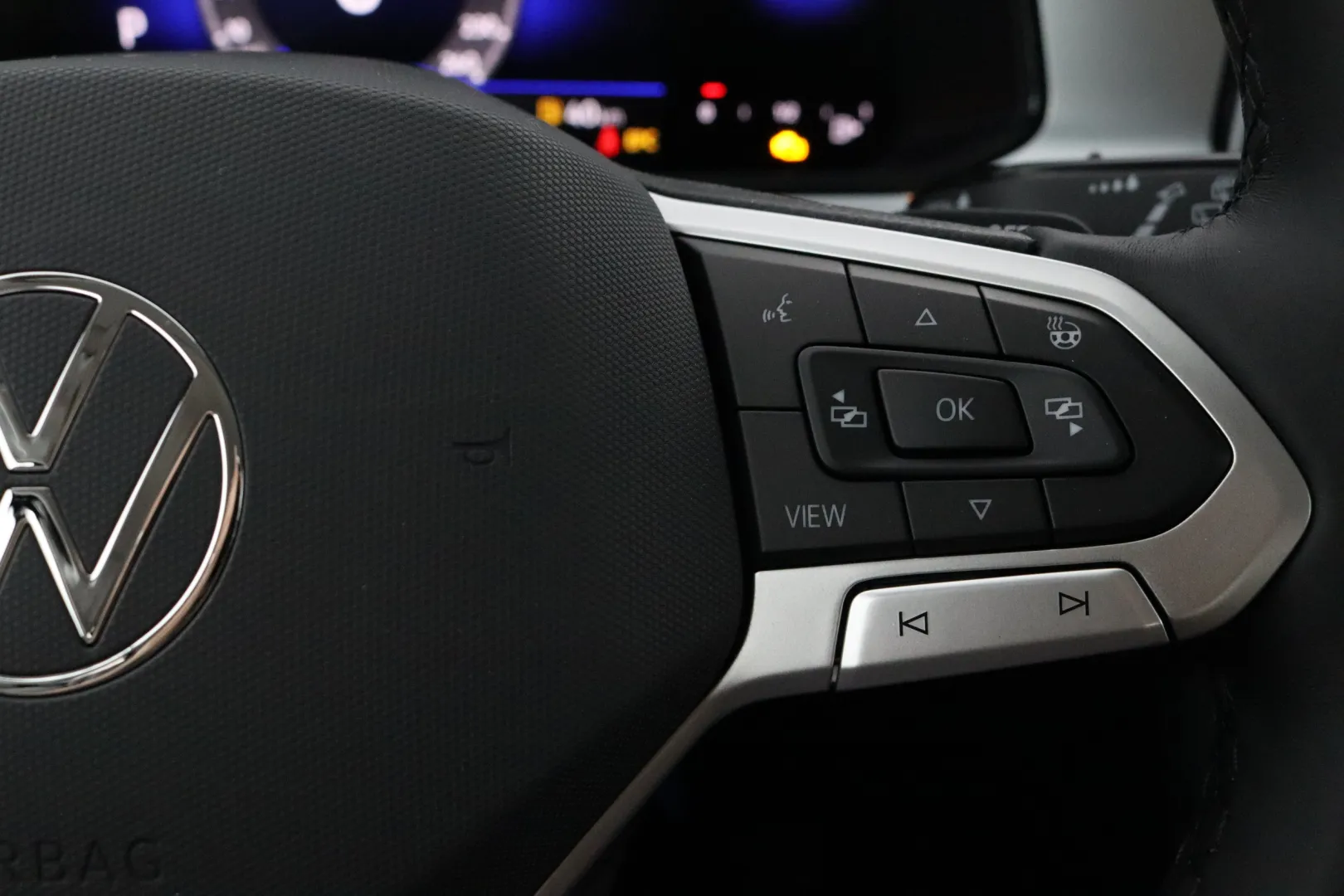 Volkswagen T-Roc CSG-613 carousel image