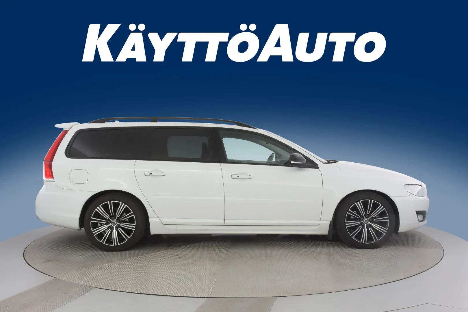 VOLVO V70 CRE-271 carousel image