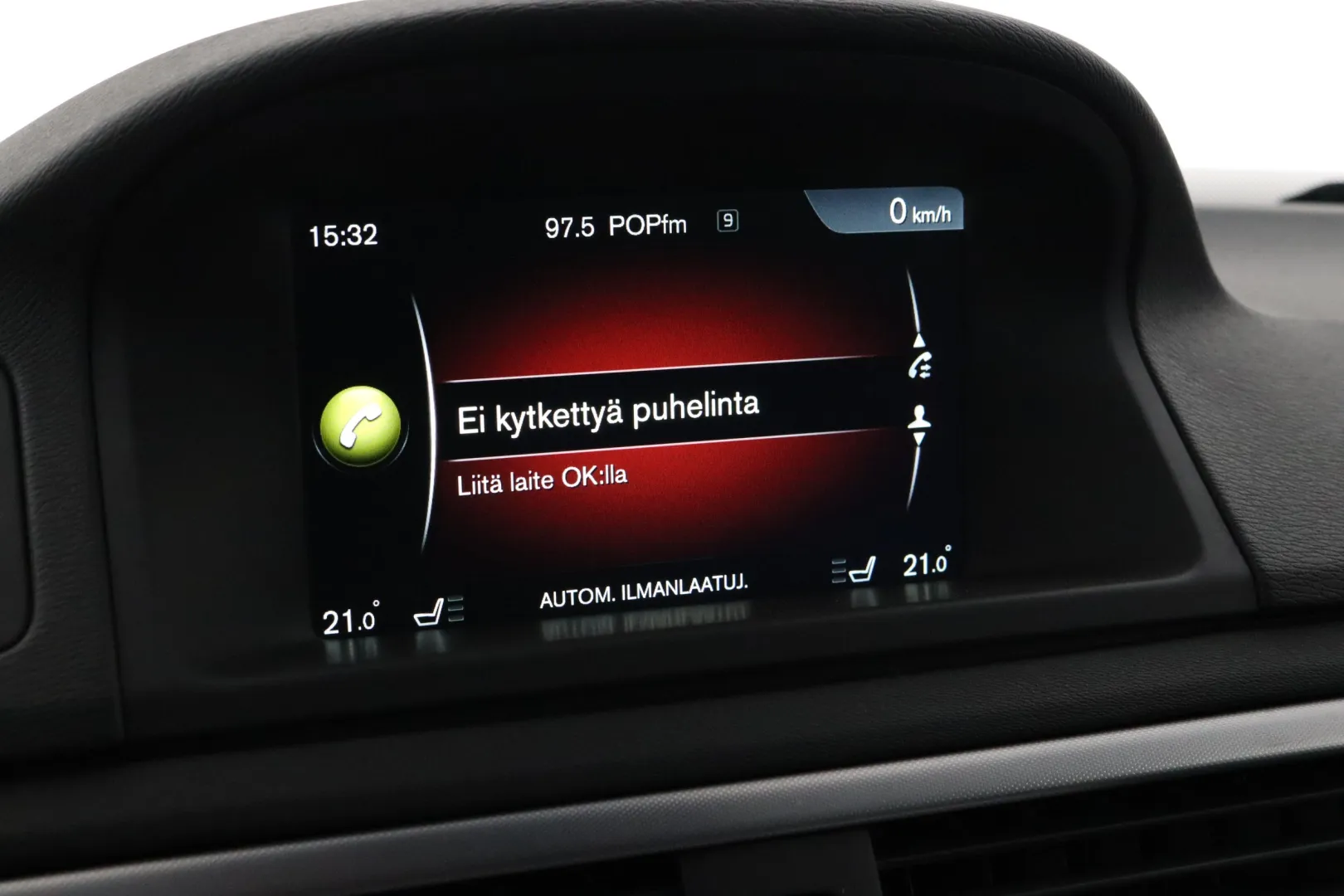 VOLVO V70 CRE-271 carousel image