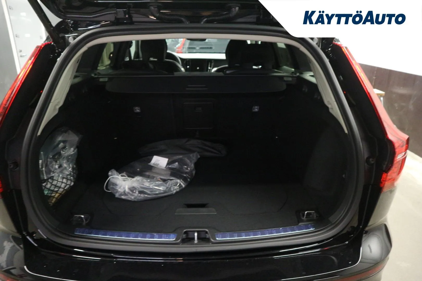 Volvo V60 ISM-353 carousel image