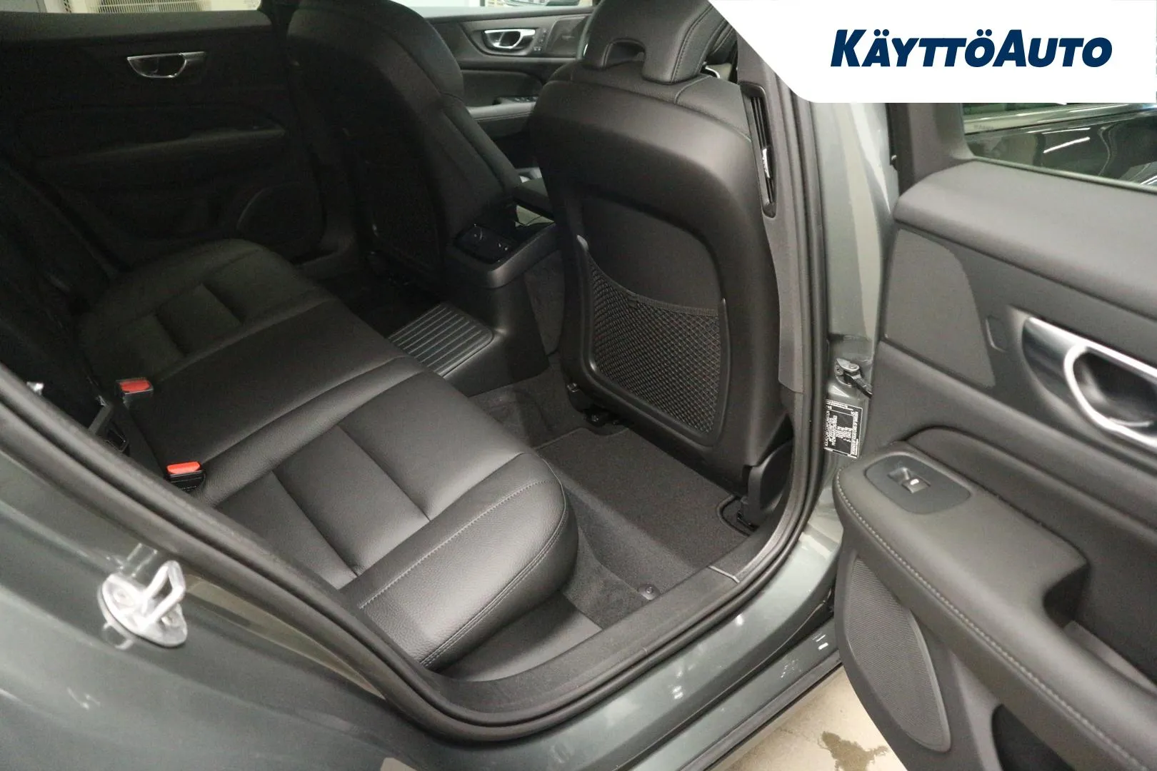 Volvo V60 ISM-358 carousel image