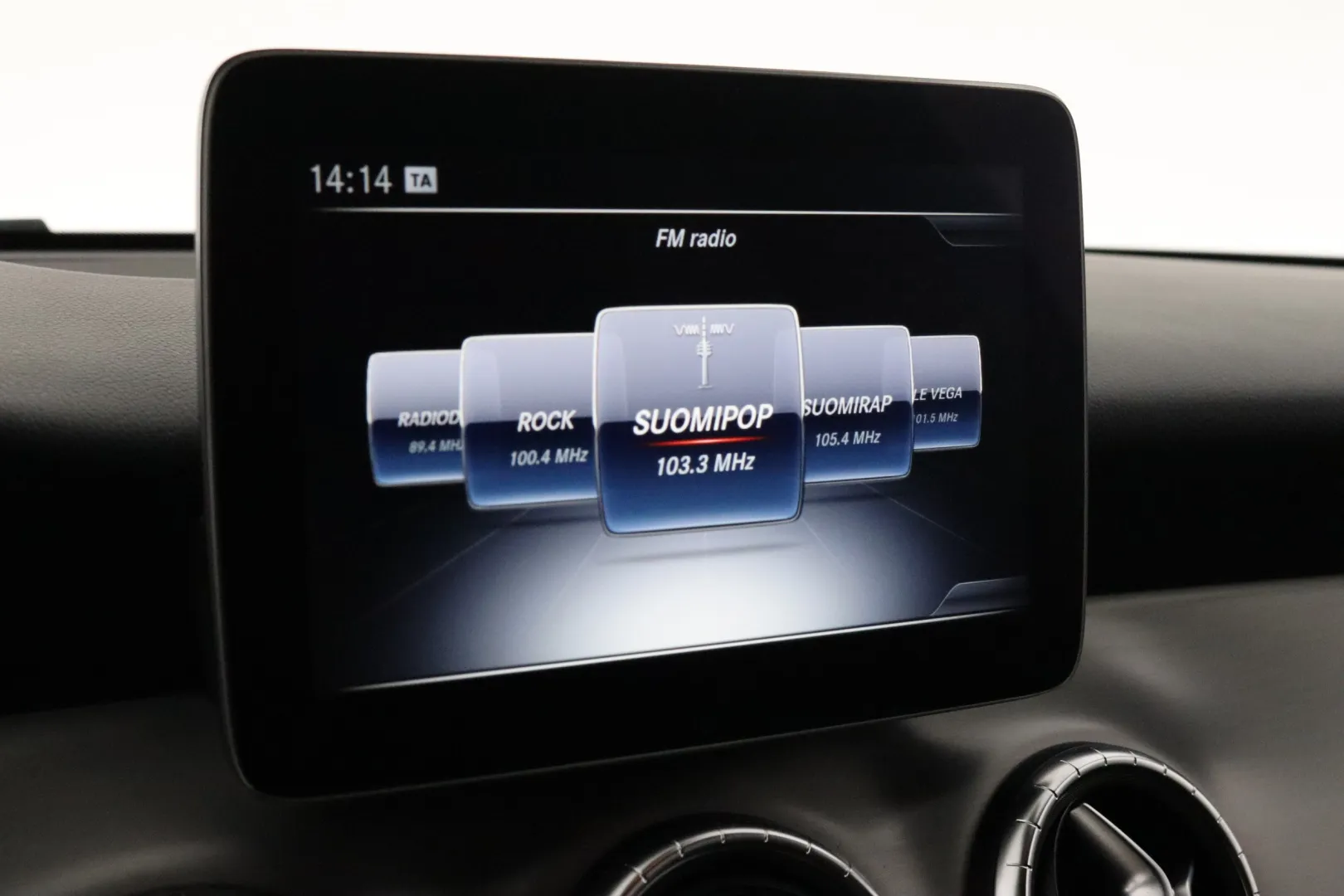 MERCEDES-BENZ CLA GNF-411 carousel image