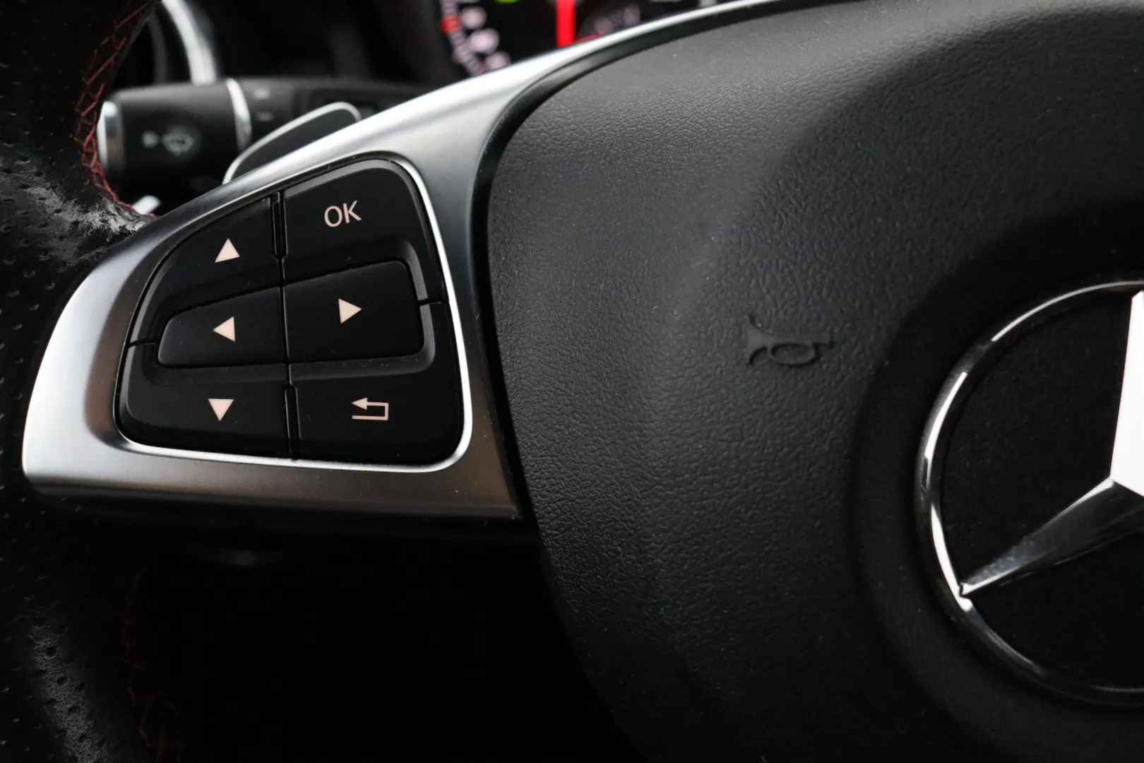 MERCEDES-BENZ CLA GNF-411 carousel image