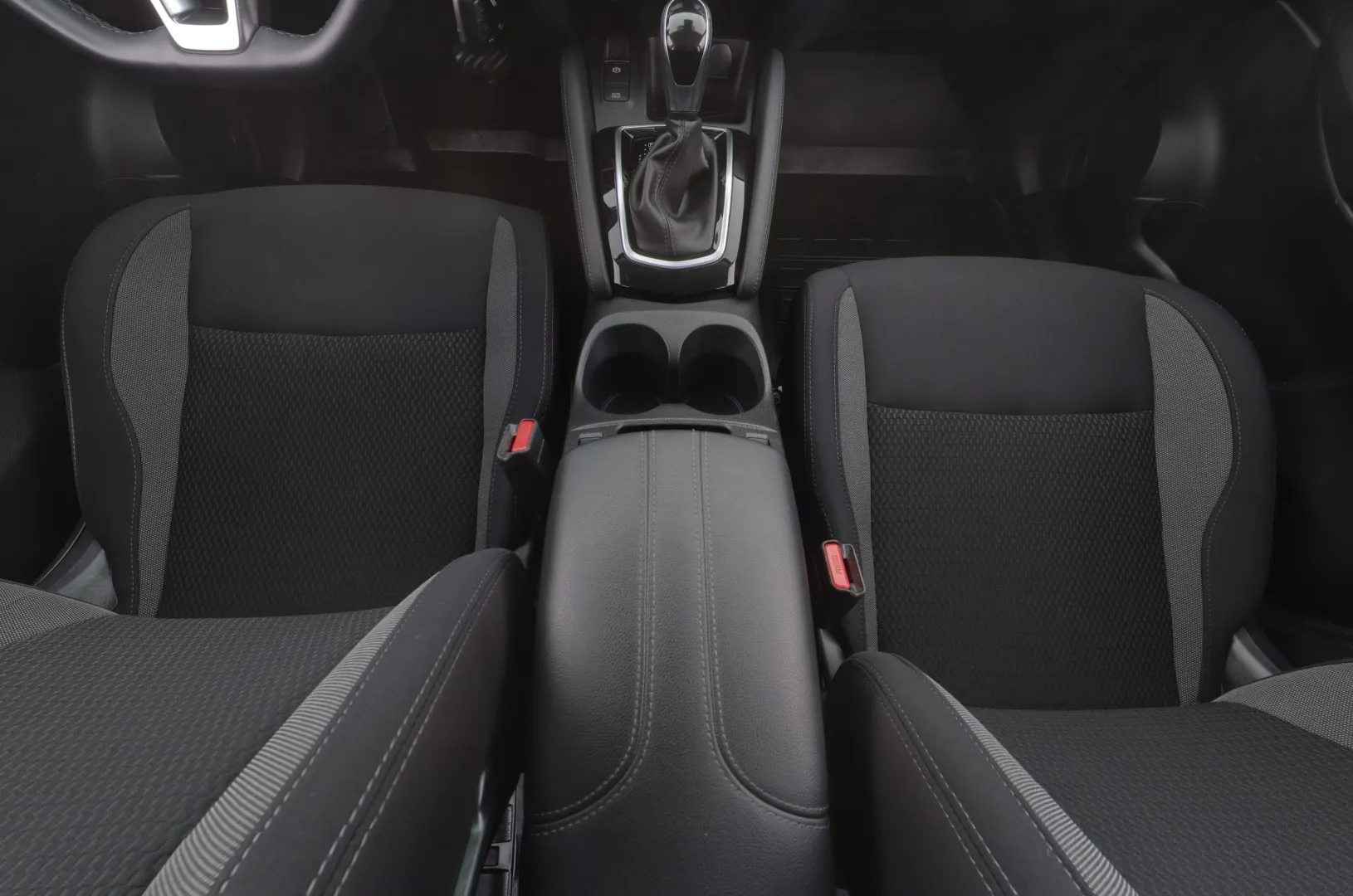 NISSAN Qashqai ZNB-276 carousel image