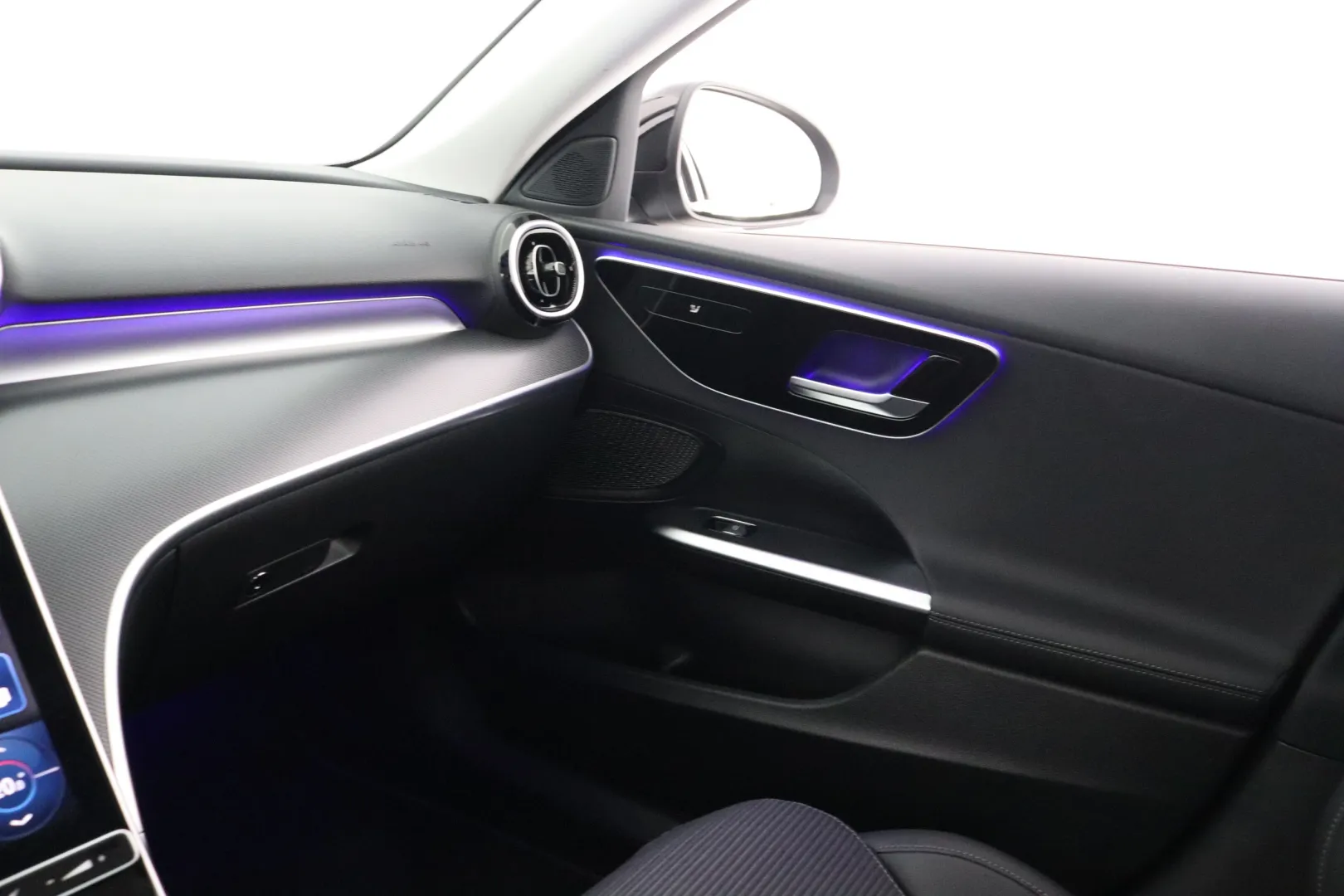 MERCEDES-BENZ C RUX-153 carousel image