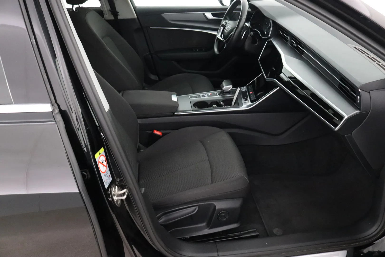 AUDI A6 XPC-534 carousel image
