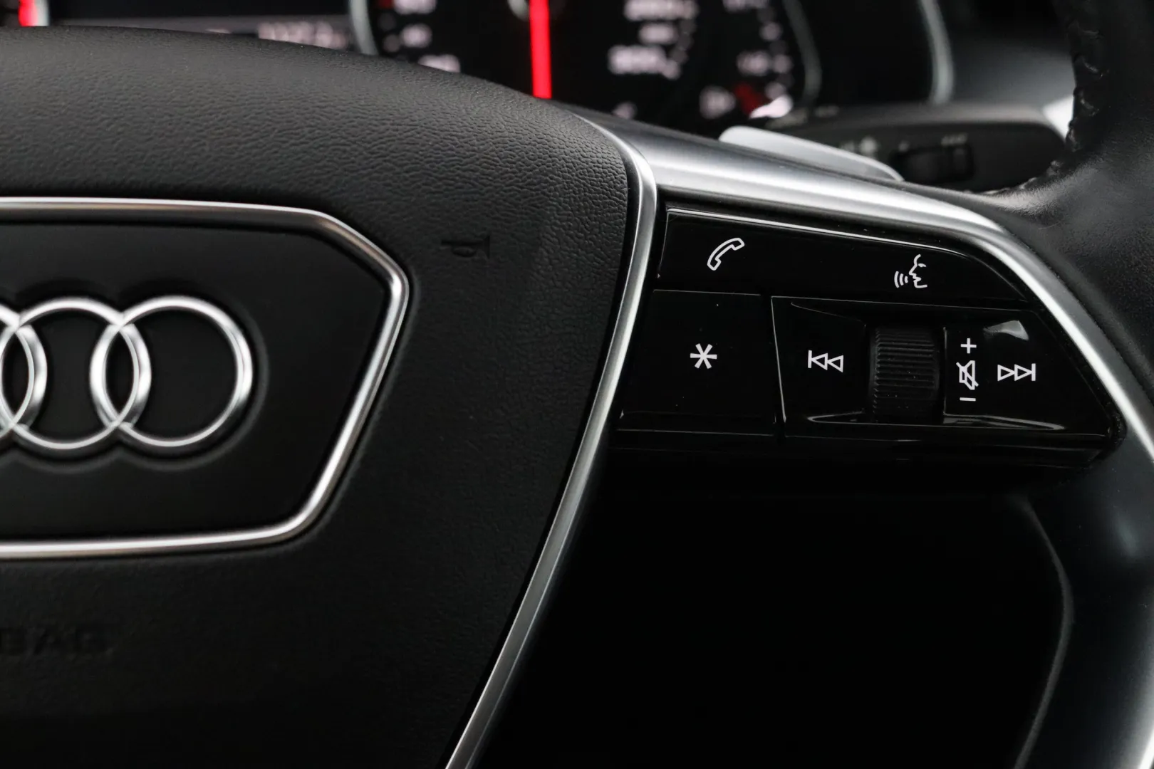 AUDI A6 XPC-534 carousel image