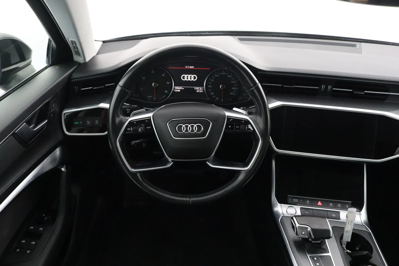 AUDI A6 XPC-534 carousel image