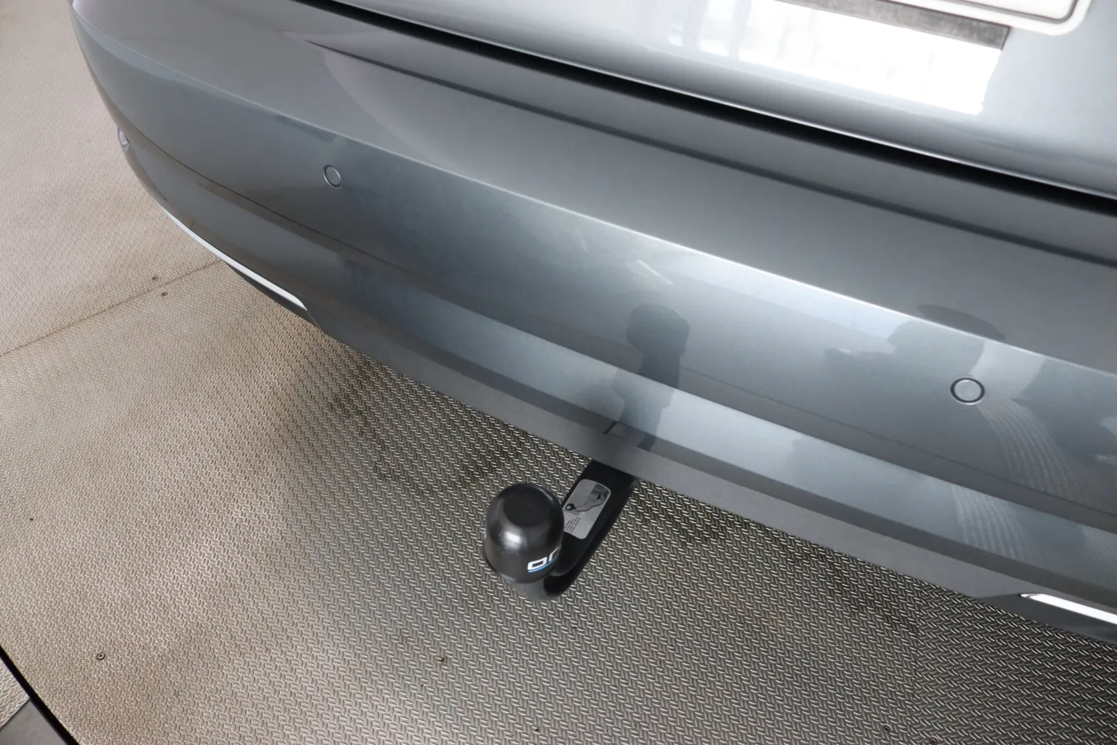 AUDI e-tron IPM-674 carousel image