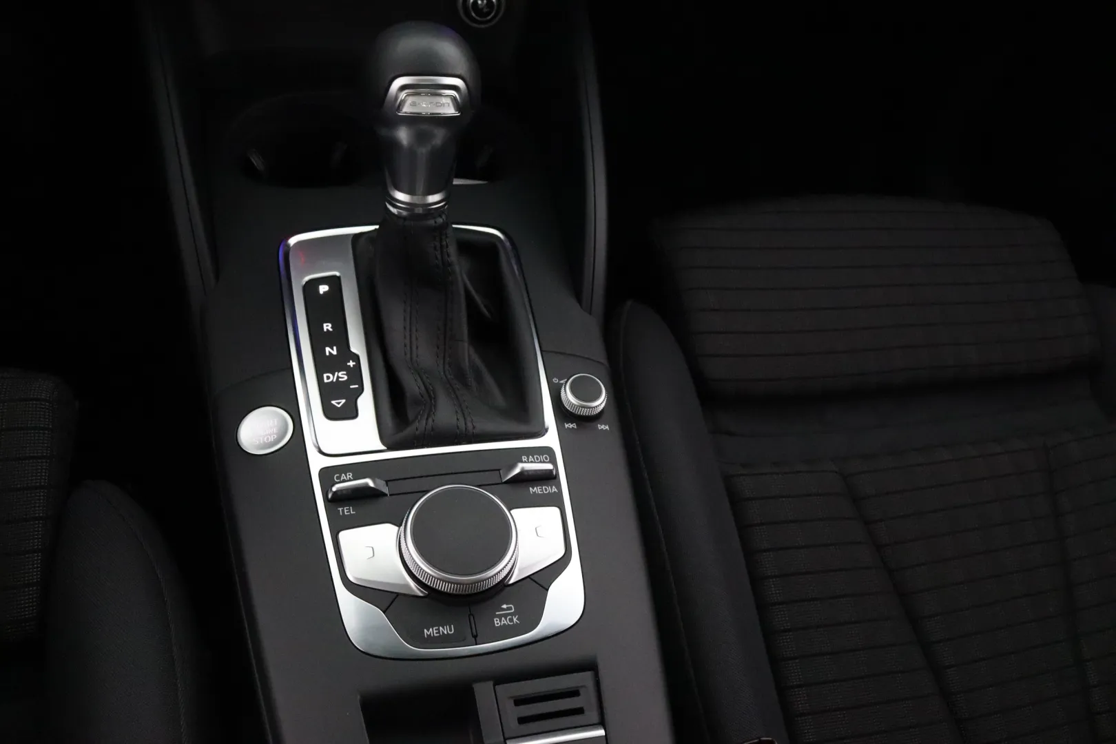 AUDI e-tron IPM-674 carousel image