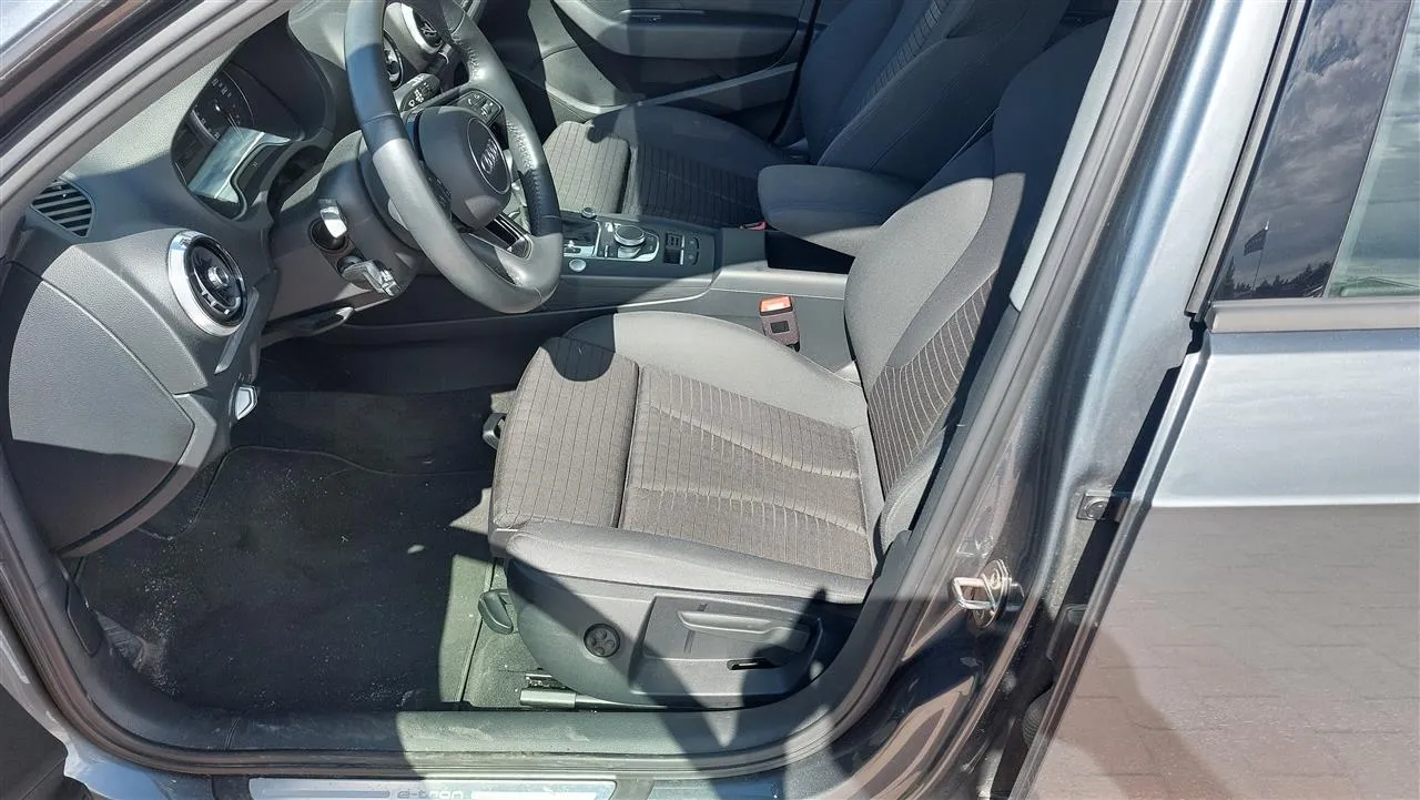 AUDI e-tron IPM-674 carousel image