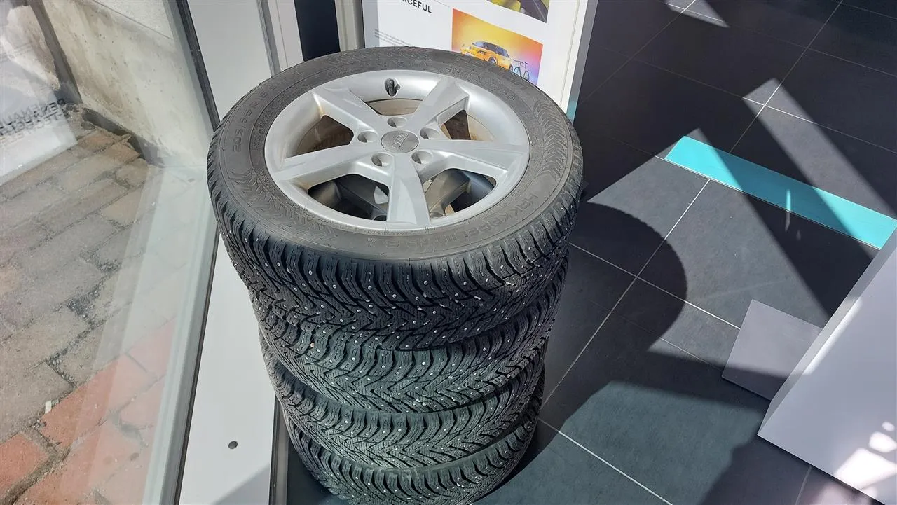 AUDI e-tron IPM-674 carousel image