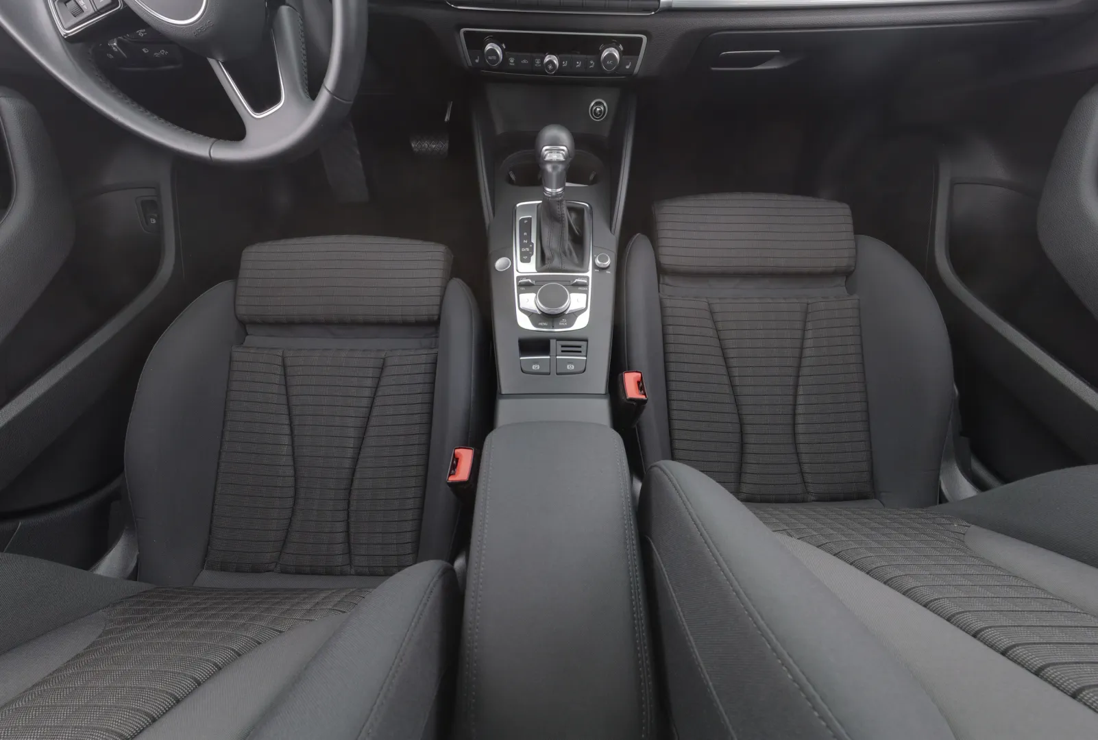 AUDI e-tron IPM-674 carousel image