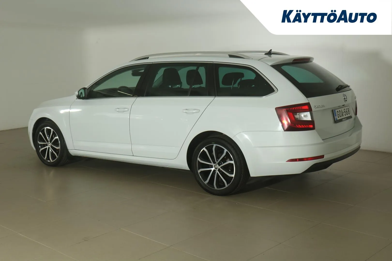 SKODA Octavia GOA-568 carousel image